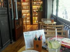 -猫的天空之城概念书店(杭州南宋御街店)