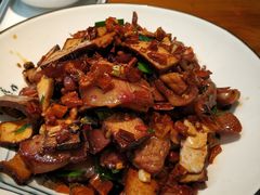 腊肉炒香干-吃香喝辣·地道衡东菜(南岳大庙店)