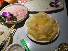 -墨居上隐·院子里火锅(峨眉店)