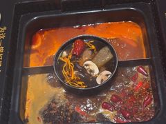 -老牌坊云南鱼豆花火锅(哈西万达店)