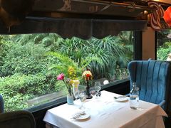 靠窗位-火车头法国西餐厅