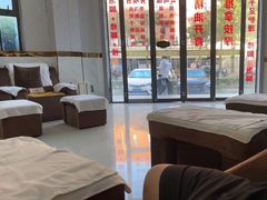 -创新足专业修脚(龙荷路店)