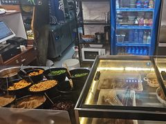 -爆炸头阿姨小四川正宗川味小吃(无任何分店)