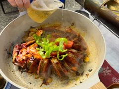 -刘姐啤酒鱼民族演艺餐厅(西街总店)