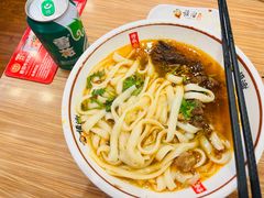 -顺溜·手工刀削面·黑金店(铜锣湾店)