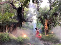 -Chom Cafe and Restaurant