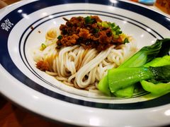 肉酱拌粉-霸蛮湖南米粉(方庄时代life店)