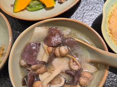 -菌自由丨野生菌火锅特色庭院餐厅(丽江古城店)