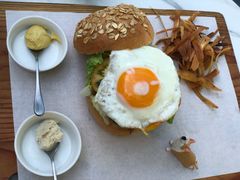 牛肉汉堡-The Sunny Side Cafe Station 1