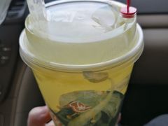 -奈雪的茶(湖滨银泰in77C区PRO店)
