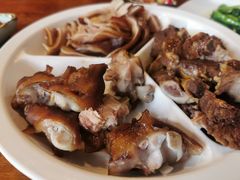 -老鼎万春卤菜(五代传承创始老店)