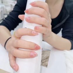 -七彩虹美甲美睫 半永久