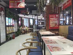 -辣小妮de川菜馆(红旗Mall店)