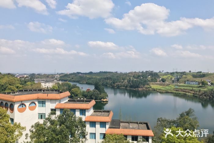 重庆文理学院(星湖校区)教学楼图片