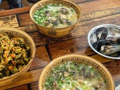 -正宗李家土鸡米线店