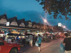 -周日夜市