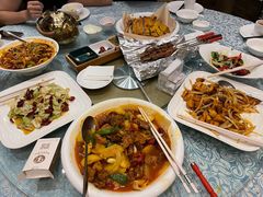 馕坑果木烤羊排-巴扎美食·新疆菜·西域歌舞表演餐厅(新疆大厦店)