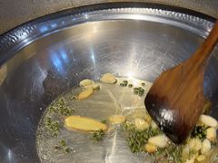 -老船舫·现做活鲜鱼馆(东郊记忆店)