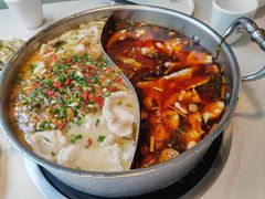 -德林酸菜鱼火锅(南丹店)