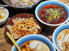 -冯烫烫跷脚牛肉·川菜小馆(武胜西街店)