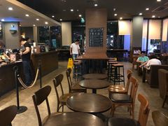 大堂-星巴克臻选(深圳龙华红山天虹店)