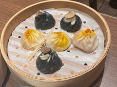 应季六月黄蟹粉小笼包双拼-苏小柳点心·手作小笼包(新世界新丸中心店)