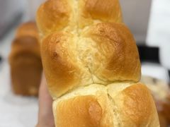 -HOT CRUSH趁热集合·现烤面包(上海环球港店)