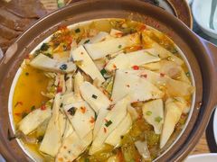 -头上红煨盐鸡·非遗院子餐厅