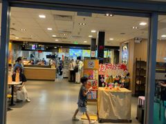 -麦当劳(上海虹桥站30B检票口楼上)