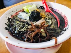 博多黑芝麻炸蒜豚骨拉面-博多豚屋拉面
