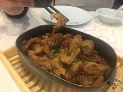饭盒焖肥肠-渔娘渔家丹东海鲜(东直门店)