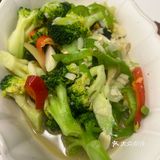 打卡屿沐新食原墨绿餐厅