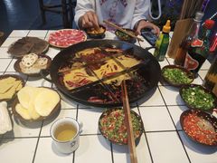 红锅-周幺妹重庆老火锅(银泰城总店)