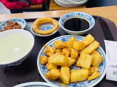 老北京炸咯吱-门框胡同百年卤煮(新街口店)