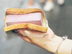 -詹爷爷乌节路街头冰淇淋