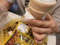 -麦当劳(上海虹桥站30B检票口楼上)