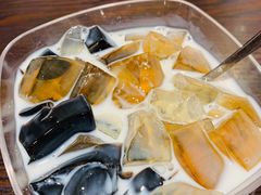 椰汁三宝捞-香港龟正盅 手作糖水甜品龟苓膏(千灯湖环宇城店)