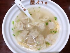 刀鱼馄饨-老半斋(福州路店)
