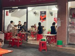门面-威邵鸡煲(西华路总店)