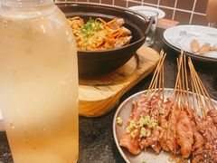 -何妹湿辣牛肉·粤式烧烤砂煲(桂雅路店)