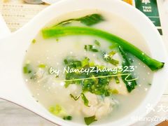 菠菜虾仁馄饨-翠华餐厅(香港国际机场店)