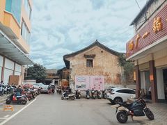 -余庆小吃(小吃一条街店)