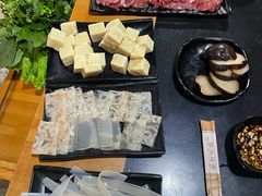 -果松木炭酸菜铜火锅·外婆参鸡汤