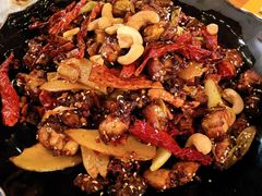 果仁辣子鸡-疆Jiang·新疆秘制料理