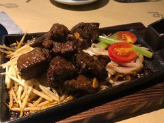 -穹六人间 people 6(岳阳路店)