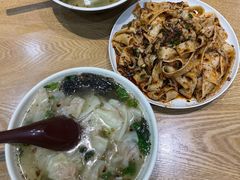 -三好食堂(煎饺·馄饨·肉饼米线·盛世广场店)