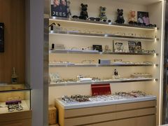 -视野联行眼镜·蔡司·尼康·豪雅·依视路(青浦宝龙店)