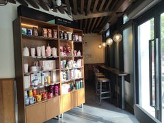 -星巴克(西藏路店)