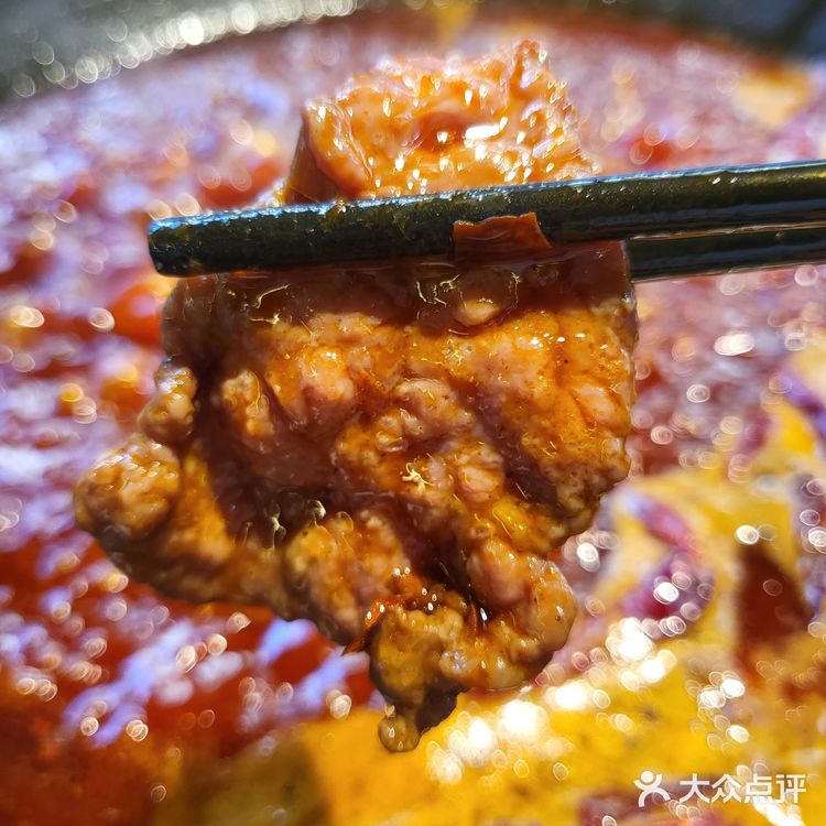 左麻右辣老火锅：藏在小区里的正宗重庆味
