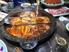 -红九格老火锅(三峡广场店)